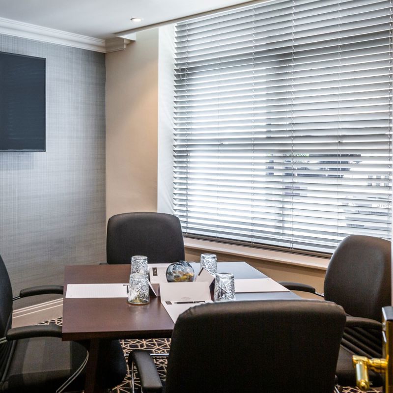 Syndicate Room