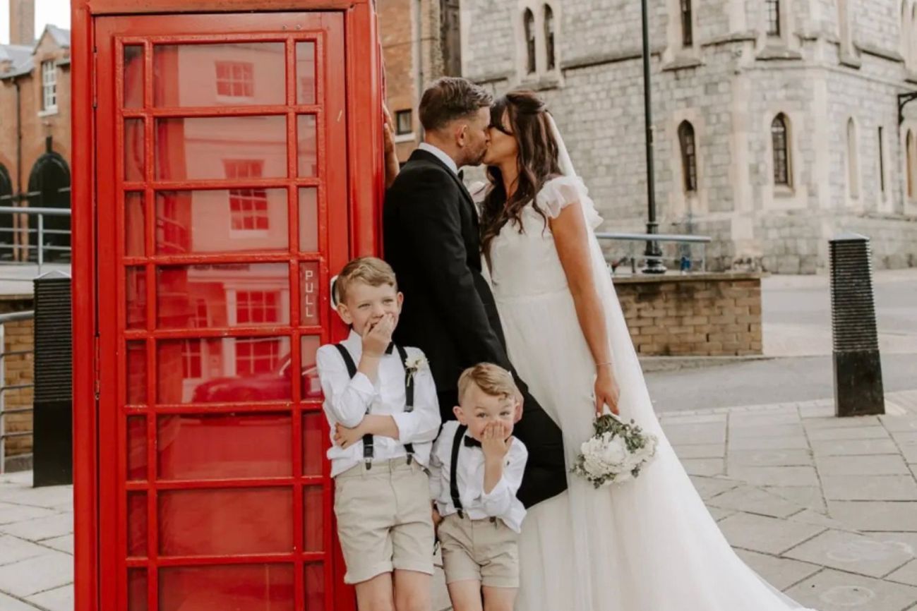 Castle Hotel Windsor wedding party