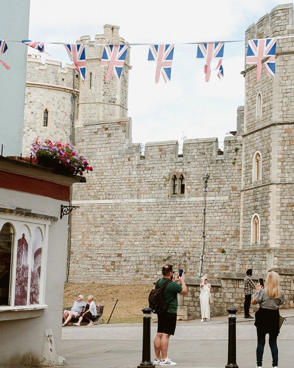 Windsor Castle with people