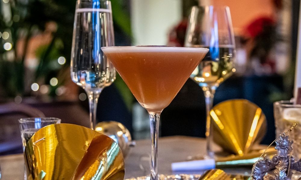Cocktail and champagne