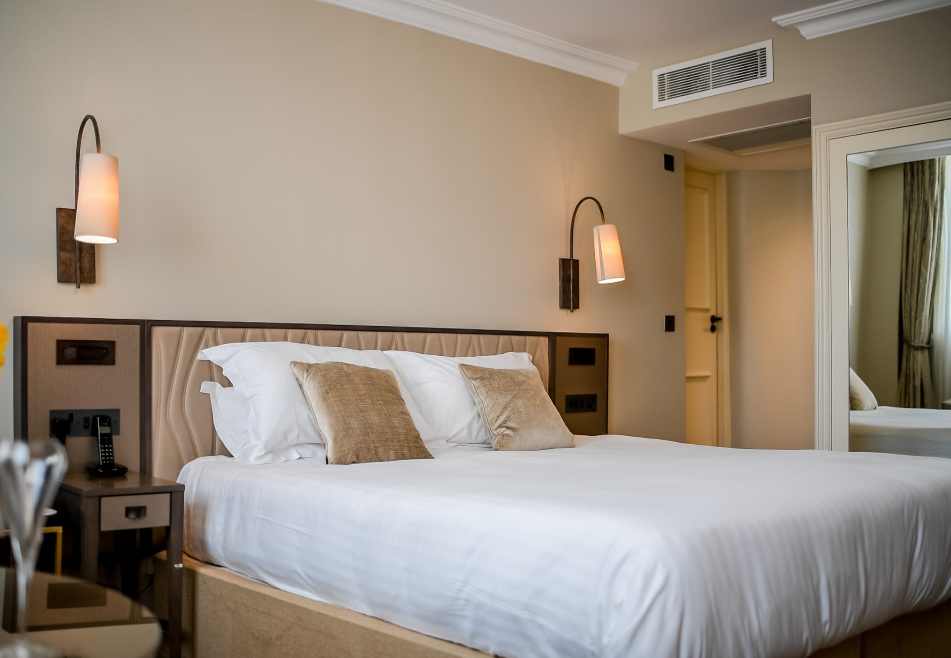 Classic Bedrooms In Windsor | The Castle Hotel Windsor