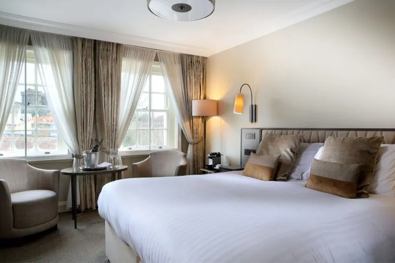 The Castle Hotel Windsor Deluxe queen bedroom with Windsor Castle view with Prosecco