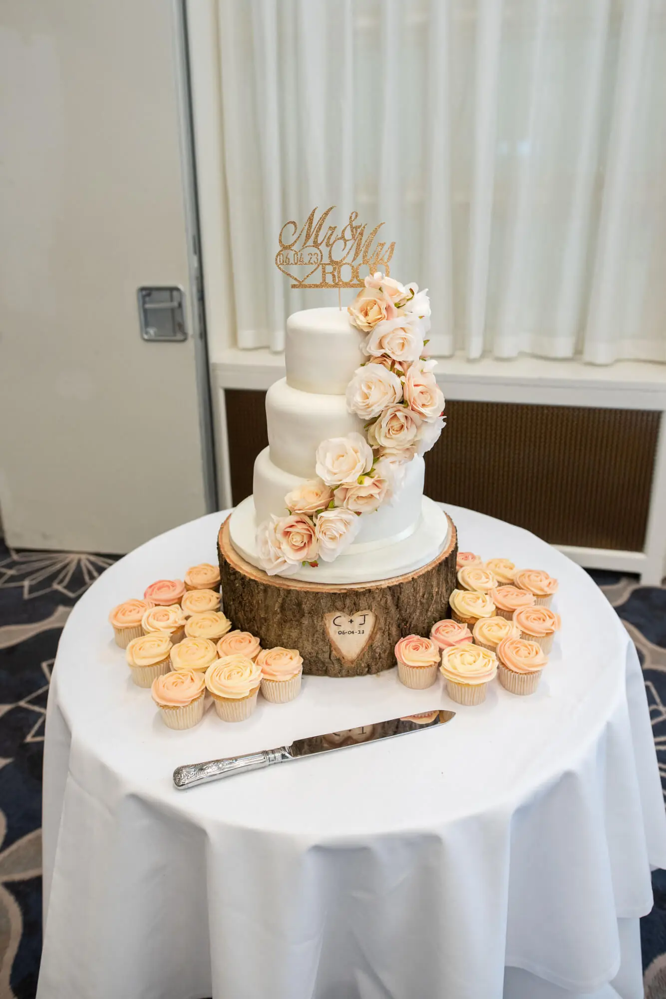 Carly Rood wedding cake The Castle Hotel