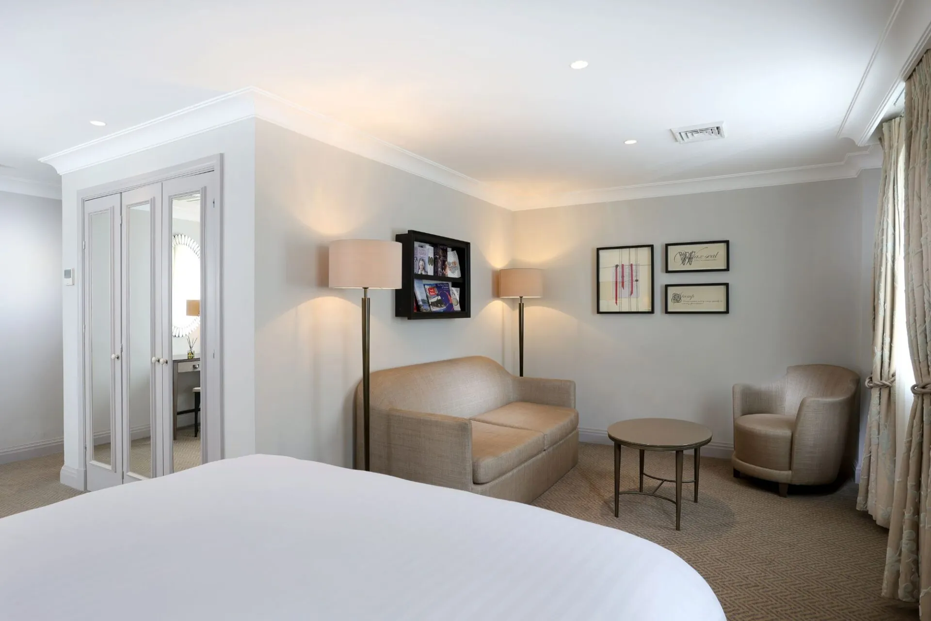 The Castle Hotel Windsor Mews Deluxe overview